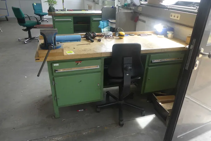 Werkbank mit Stuhl Maße in cm ca. 200 x 70 x 85